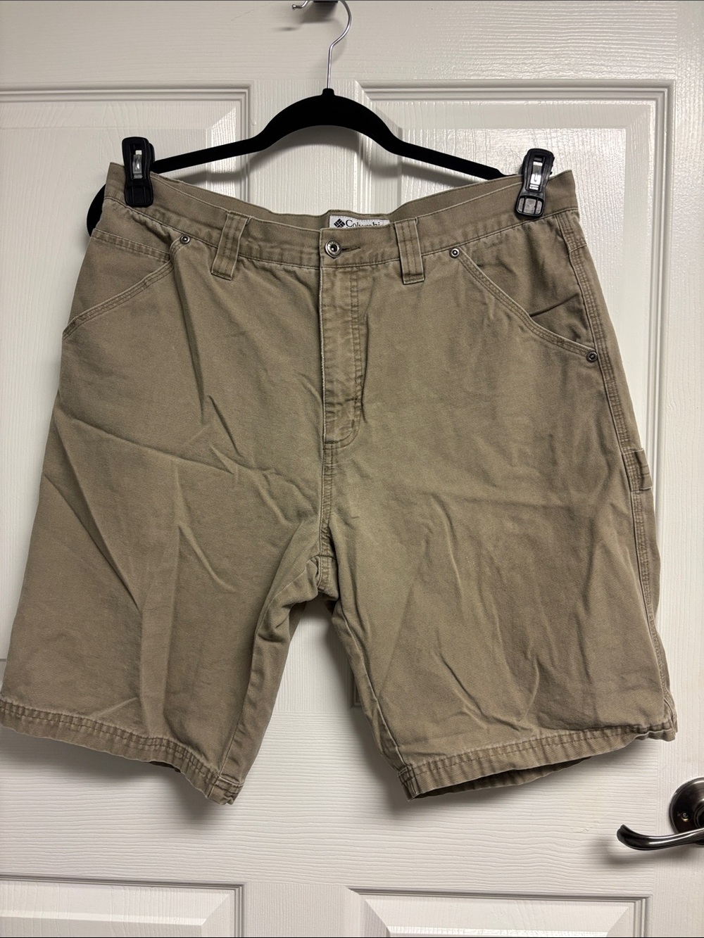 Columbia Men’s Khaki/Tan Cargo Shorts
